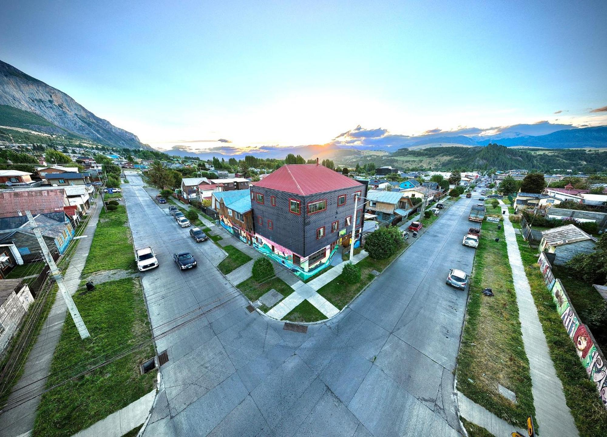 Hostal Esquina Patagonica Coyhaique Exterior foto